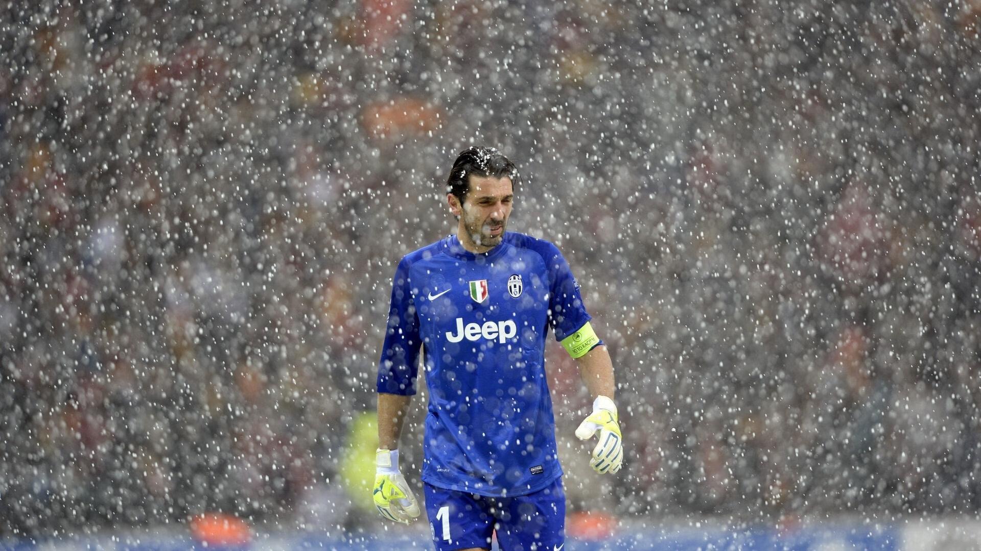 埃基蒂克梅开二度闪耀埃兰路，利物浦客战利兹联遭顽强阻击